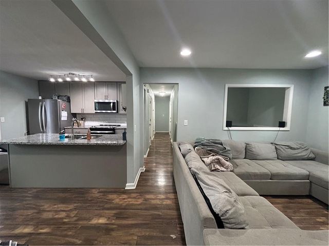 1801 Ann Avenue, Harrisonville, MO 64701
