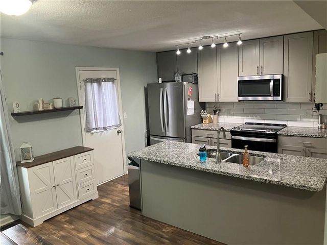 1801 Ann Avenue, Harrisonville, MO 64701