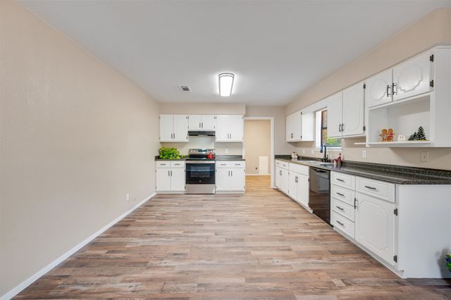 740 10th Street SE, Paris, TX 75460