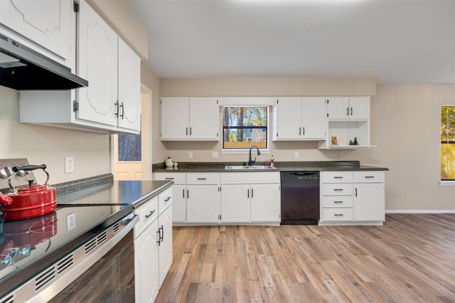 740 10th Street SE, Paris, TX 75460