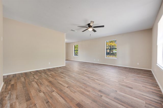 740 10th Street SE, Paris, TX 75460