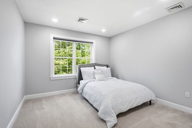37 Bacon Street, Pepperell, MA 01463