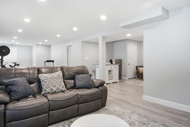 37 Bacon Street, Pepperell, MA 01463