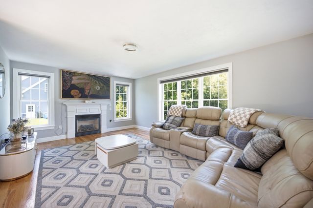 37 Bacon Street, Pepperell, MA 01463