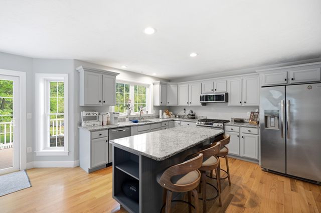 37 Bacon Street, Pepperell, MA 01463