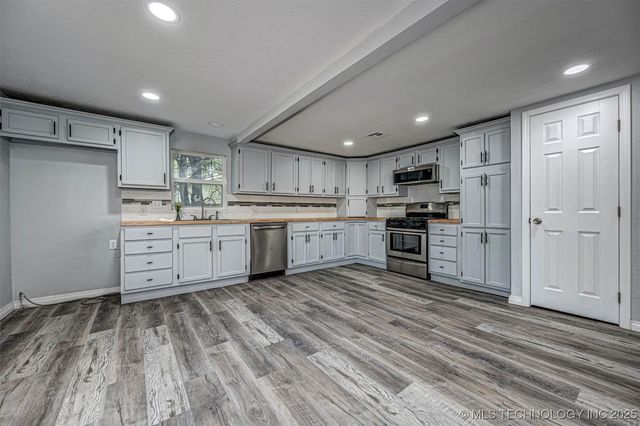 1228 D Street NW, Ardmore, OK 73401