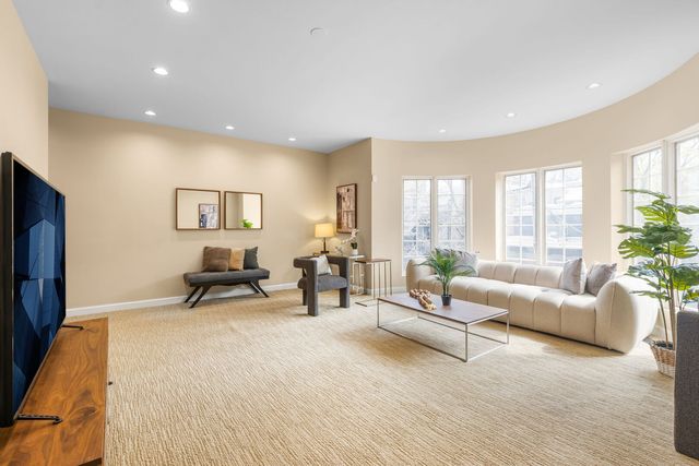 414 W Wisconsin Street H, Chicago, IL 60614