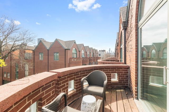 414 W Wisconsin Street H, Chicago, IL 60614