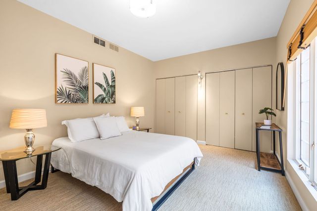 414 W Wisconsin Street H, Chicago, IL 60614