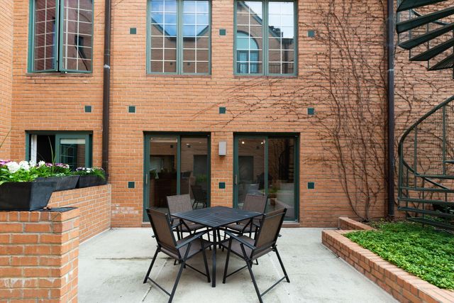 414 W Wisconsin Street H, Chicago, IL 60614