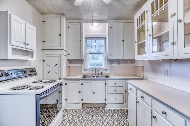 1405 S Park Street, Brenham, TX 77833