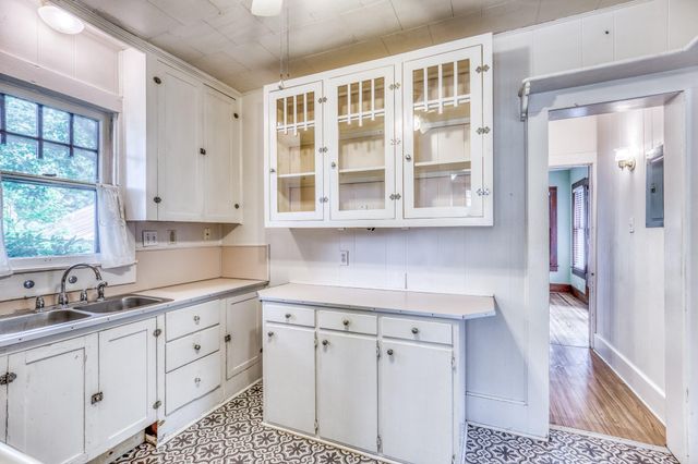 1405 S Park Street, Brenham, TX 77833