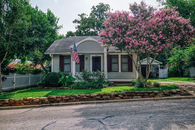 1405 S Park Street, Brenham, TX 77833
