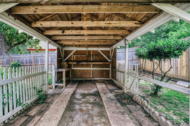 1405 S Park Street, Brenham, TX 77833