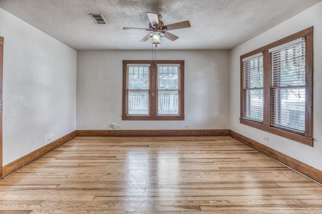 1405 S Park Street, Brenham, TX 77833