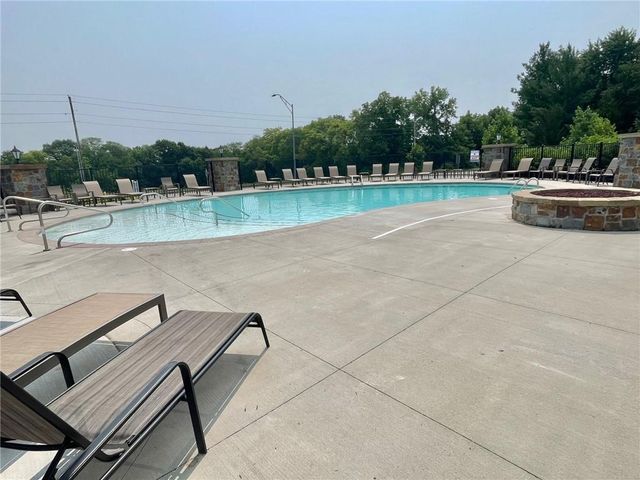 1957 Longview Drive, Liberty, MO 64068