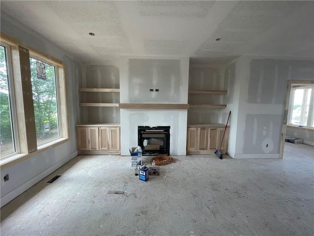 1957 Longview Drive, Liberty, MO 64068