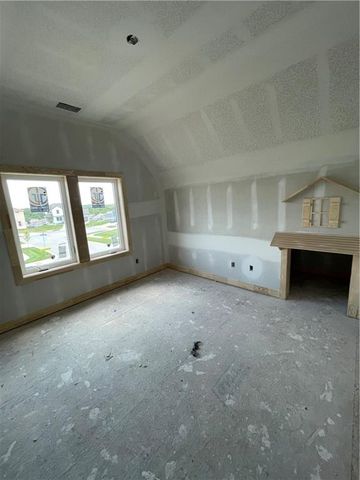 1957 Longview Drive, Liberty, MO 64068