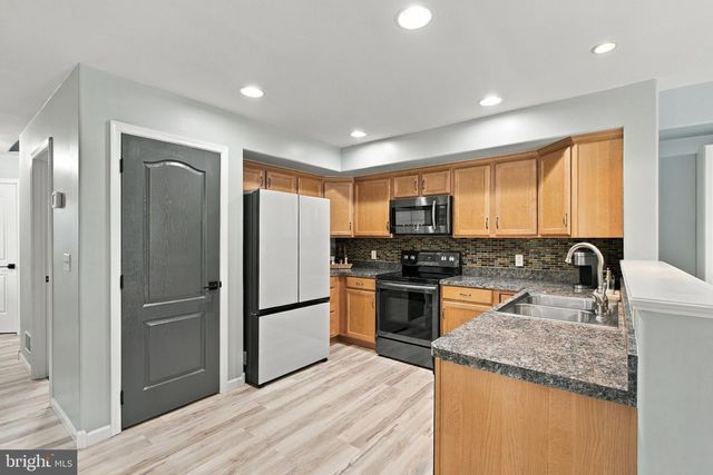 106 DENNIS DR, Enola, PA 17025