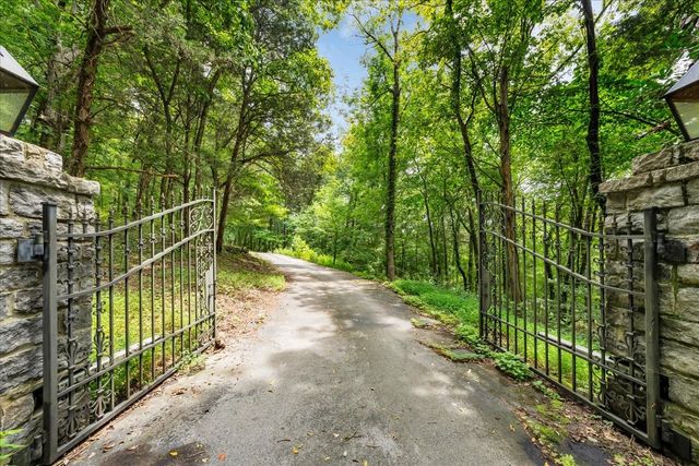 30 Lampley Ln, Chestnut Mound, TN 38552