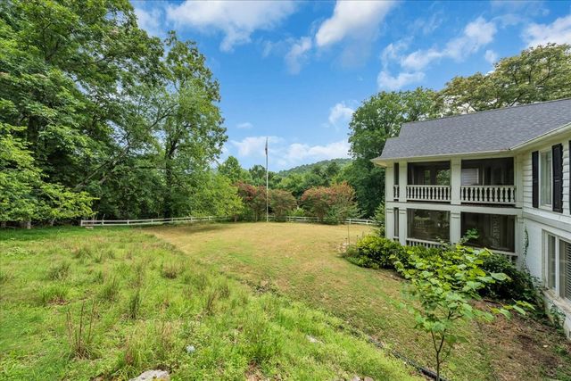 30 Lampley Ln, Chestnut Mound, TN 38552