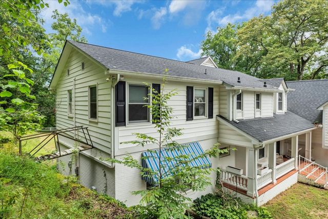 30 Lampley Ln, Chestnut Mound, TN 38552