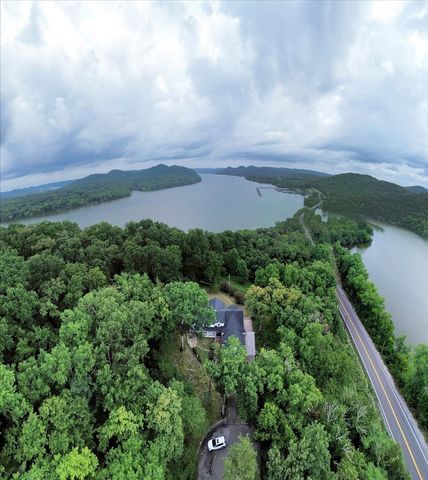 30 Lampley Ln, Chestnut Mound, TN 38552