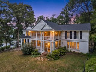 30 Lampley Ln, Chestnut Mound, TN 38552