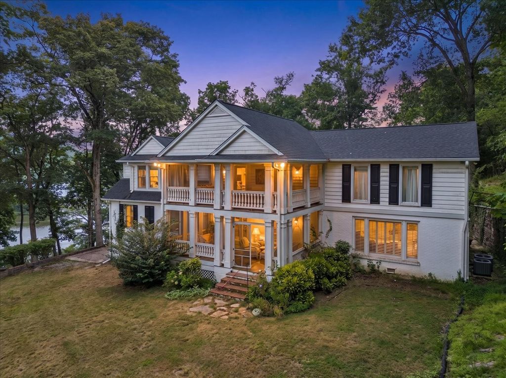 30 Lampley Ln, Chestnut Mound, TN 38552