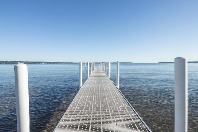 2035 N US-31 N, East Bay Twp, MI 49686