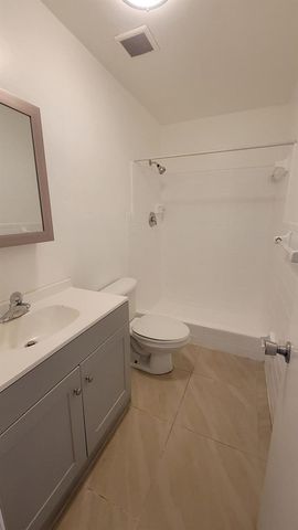 1821 NE 56th Street 4, Fort Lauderdale, FL 33308