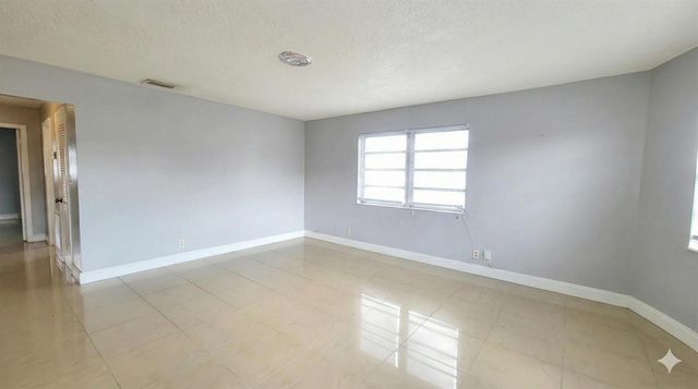 1821 NE 56th Street 4, Fort Lauderdale, FL 33308