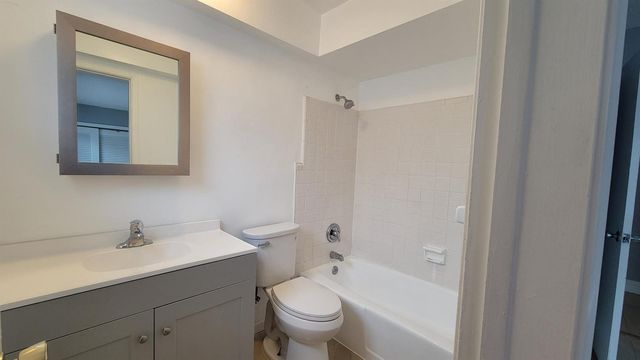 1821 NE 56th Street 4, Fort Lauderdale, FL 33308