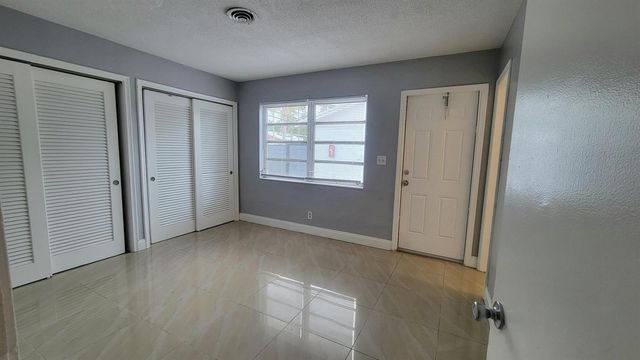 1821 NE 56th Street 4, Fort Lauderdale, FL 33308