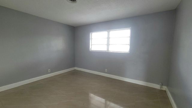 1821 NE 56th Street 4, Fort Lauderdale, FL 33308