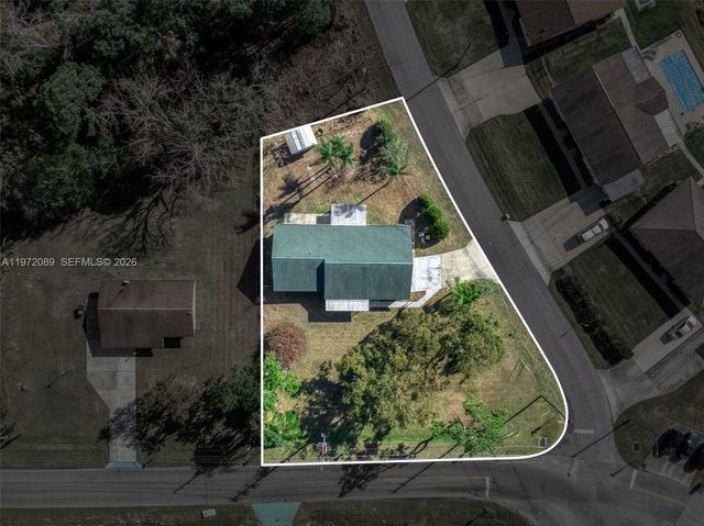 1273 Woodbury Avenue, Sebring, FL 33875