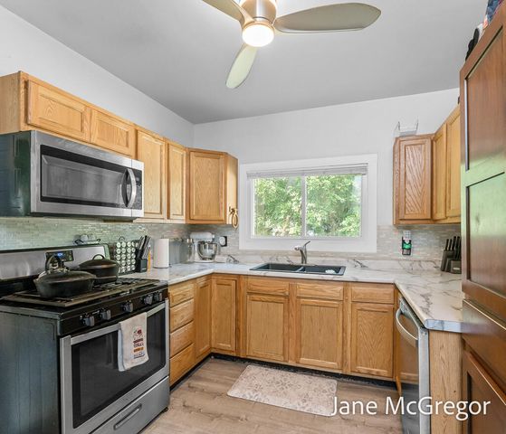 3305 Peck Street, Muskegon, MI 49444