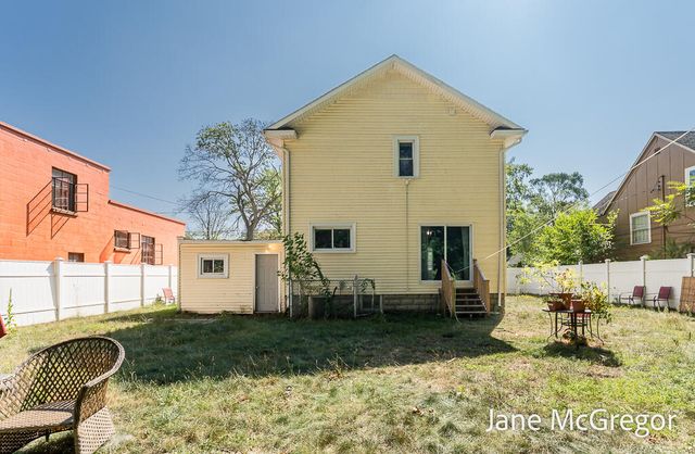 3305 Peck Street, Muskegon, MI 49444