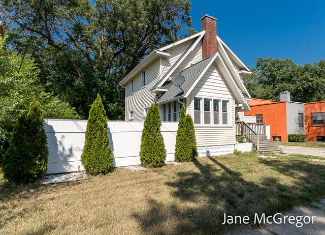 3305 Peck Street, Muskegon, MI 49444