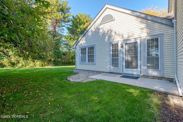 81 Poplar Place, Freehold, NJ 07728