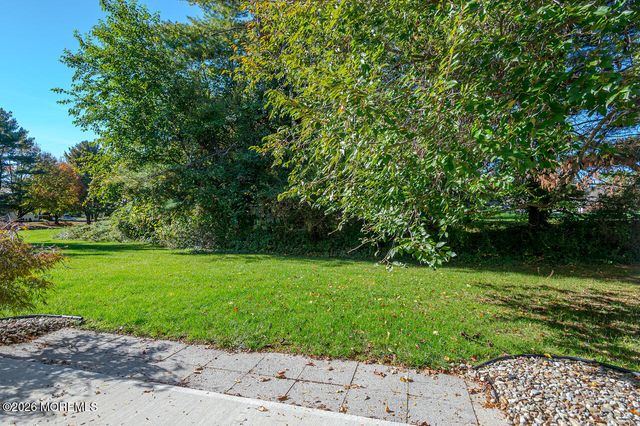 81 Poplar Place, Freehold, NJ 07728