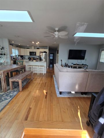 359 E Pine Street, Long Beach, NY 11561