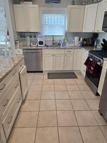 359 E Pine Street, Long Beach, NY 11561