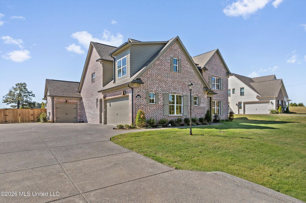 2061 Livingston Way, Hernando, MS 38632 — photo 2