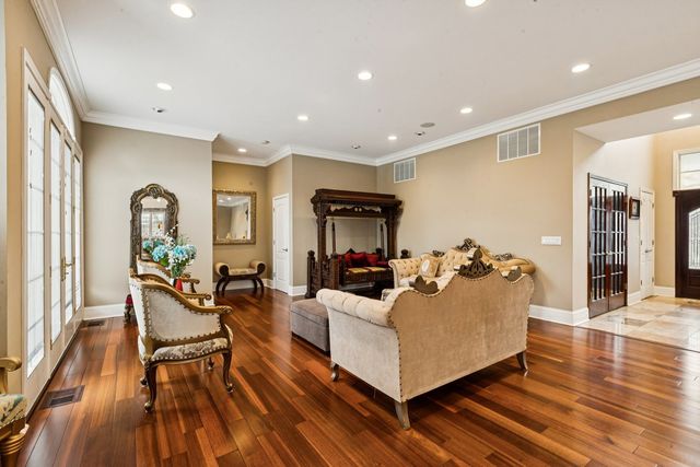 4229 Dempster Street, Skokie, IL 60076