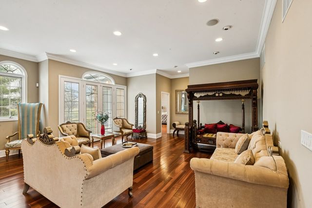 4229 Dempster Street, Skokie, IL 60076