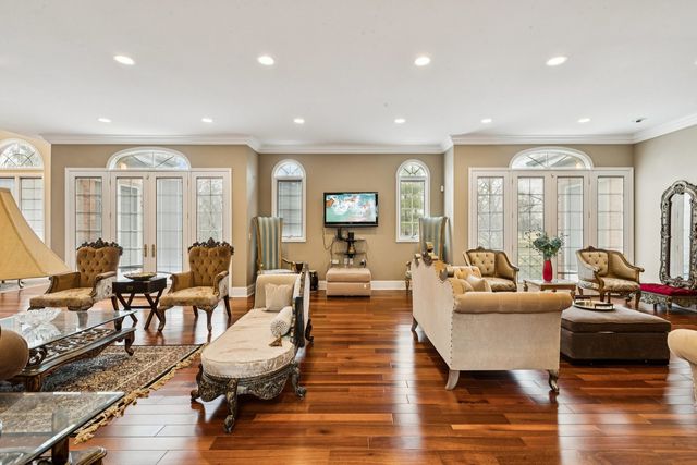 4229 Dempster Street, Skokie, IL 60076