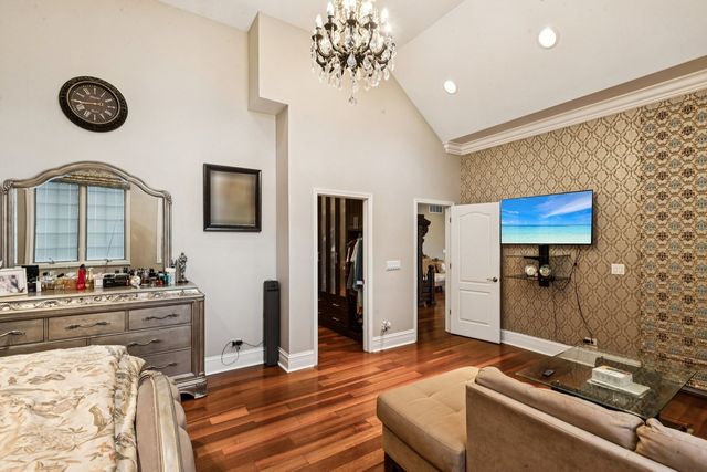 4229 Dempster Street, Skokie, IL 60076