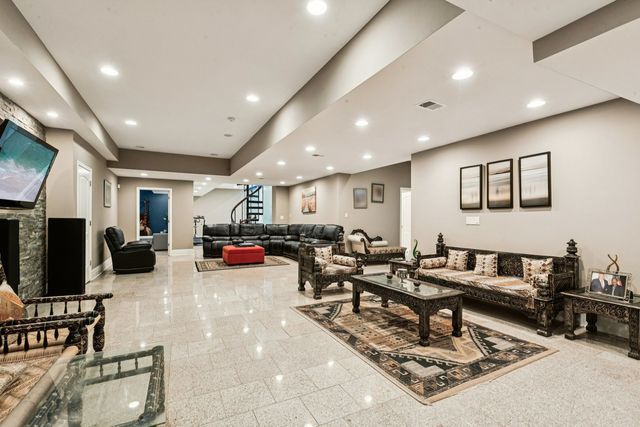 4229 Dempster Street, Skokie, IL 60076