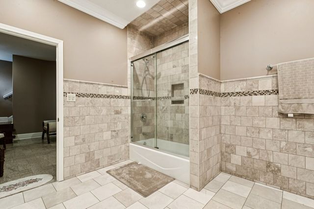 4229 Dempster Street, Skokie, IL 60076